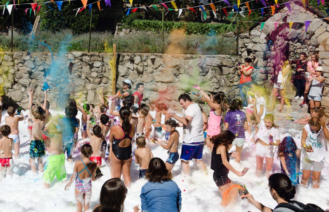 Escuma combinada amb &#039;Holly Party&#039; perquè no decaigui la festa a Santa Coloma