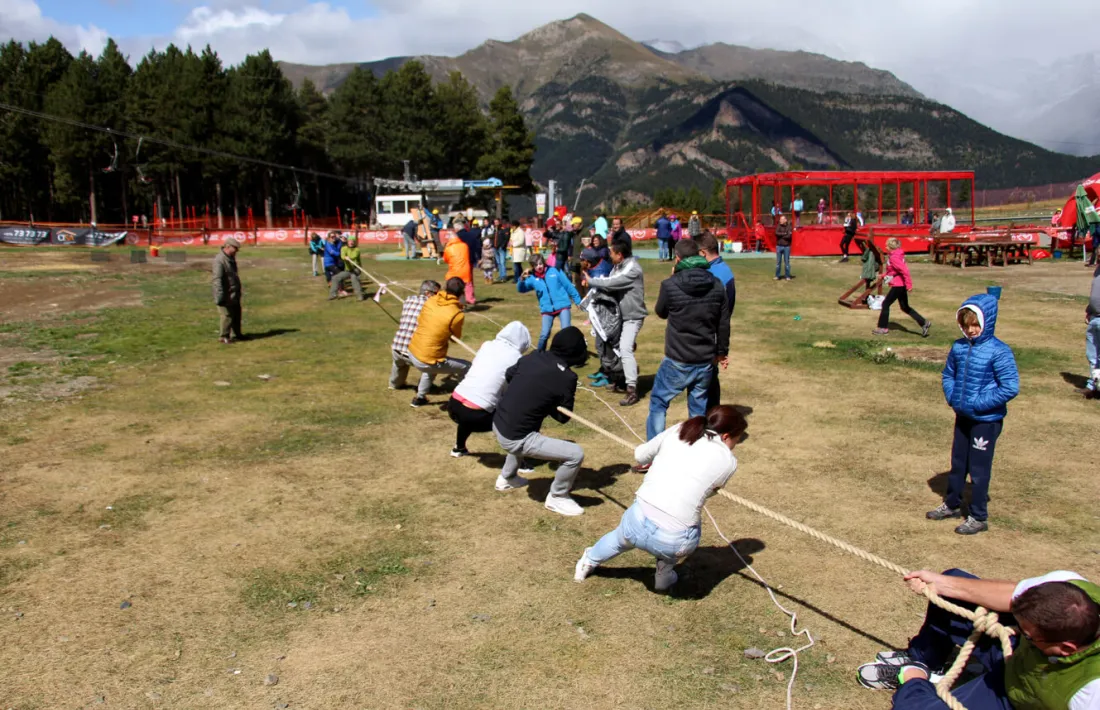 Diversió familiar per recaptar fons per l’equip de natació dels Special Olympics