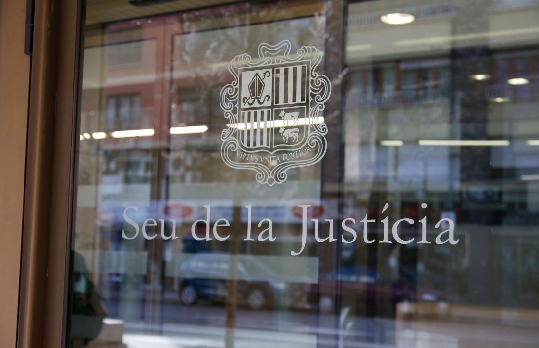 El grup demòcrata defensa el text de la Llei de funció pública