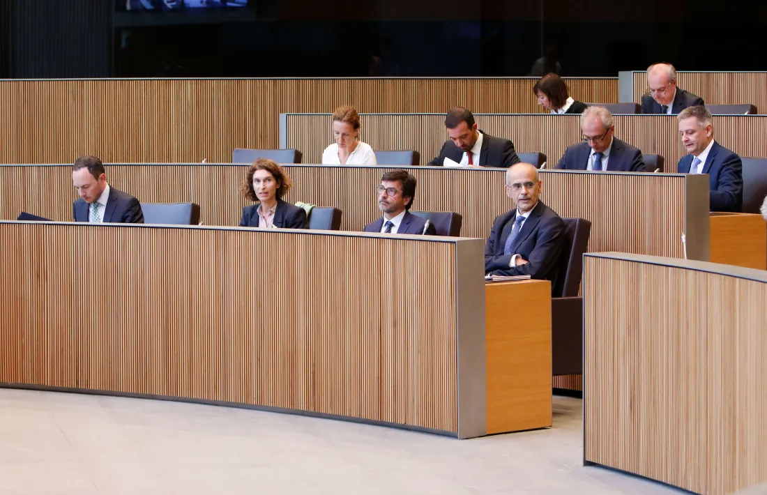 Converses amb els bancs per trobar mesures davant la falta d’habitatge