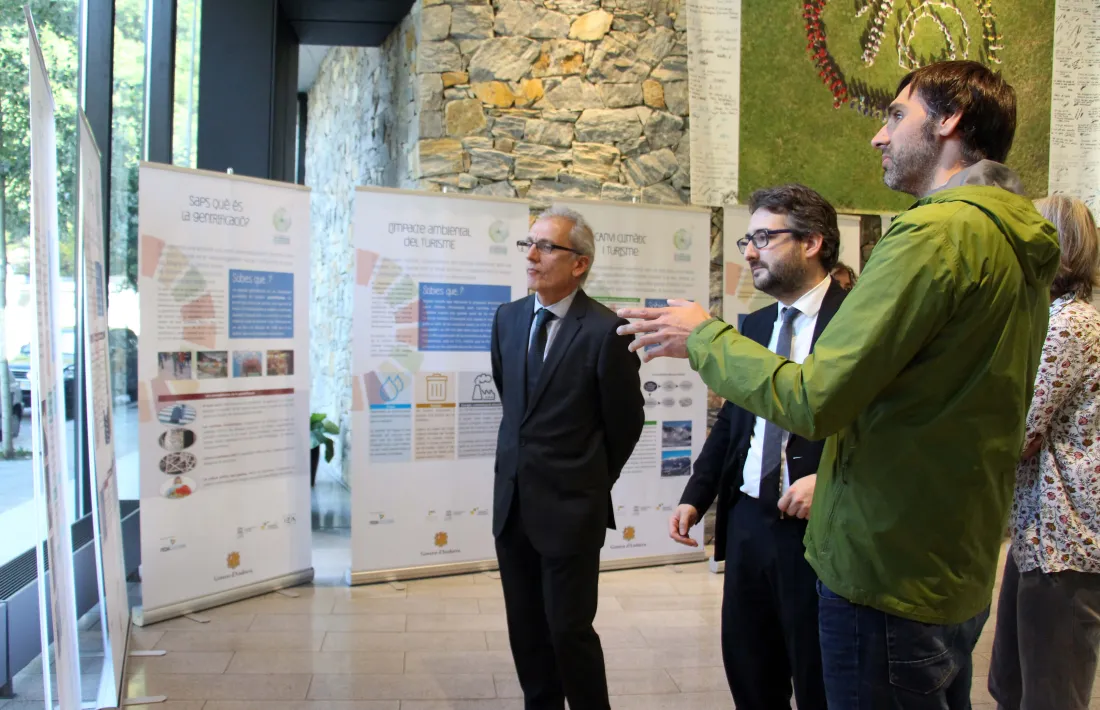 Conscienciar les escoles del turisme massiu