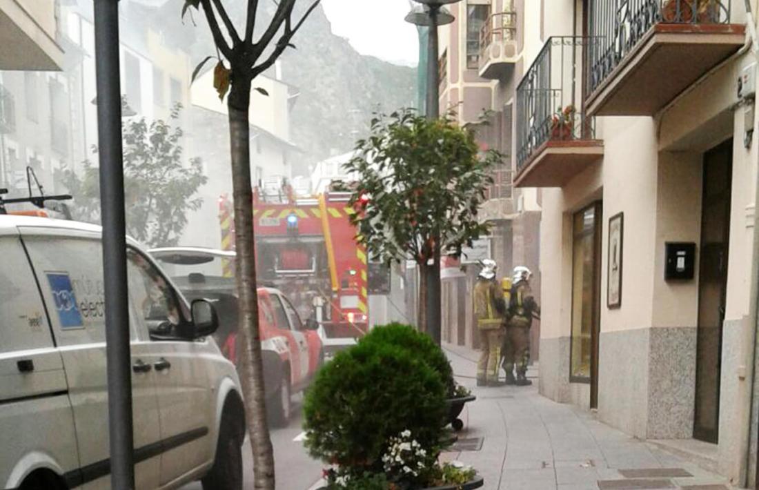   S&#039;incendia un garatge de l&#039;avinguda Verge de Canòlich de Sant Julià