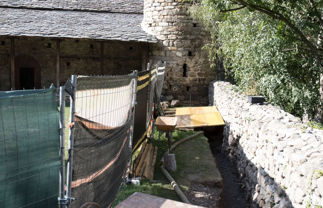 Andorra, Peacock, Soldeu, Santa Coloma, rasa, excavació, arqueologia, Remolins, Regirarocs, frescos, maping, mapping