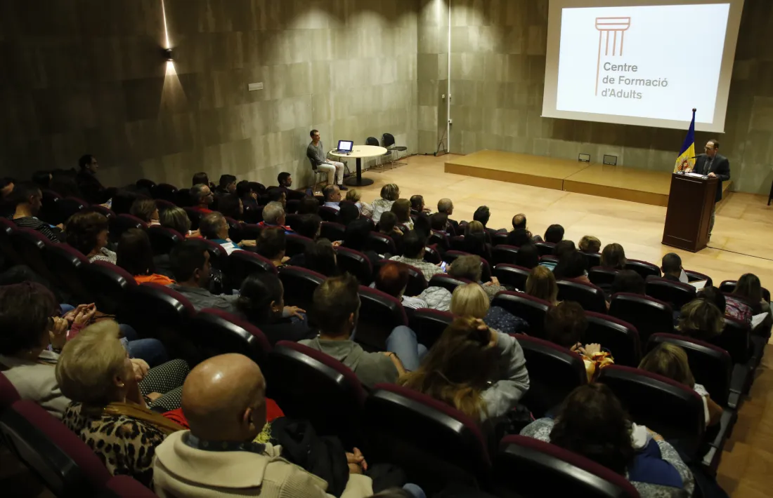 Aposta perquè el centre d’adults incorpori nova oferta formativa