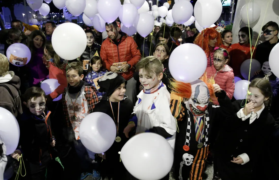 Uns 400 participants corren a la cursa de Halloween d’Escaldes