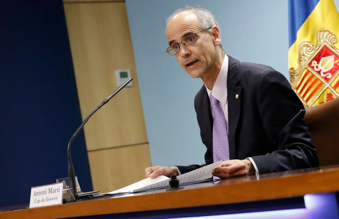 Martí ofereix als presidents de grup entrar a la delegació negociadora