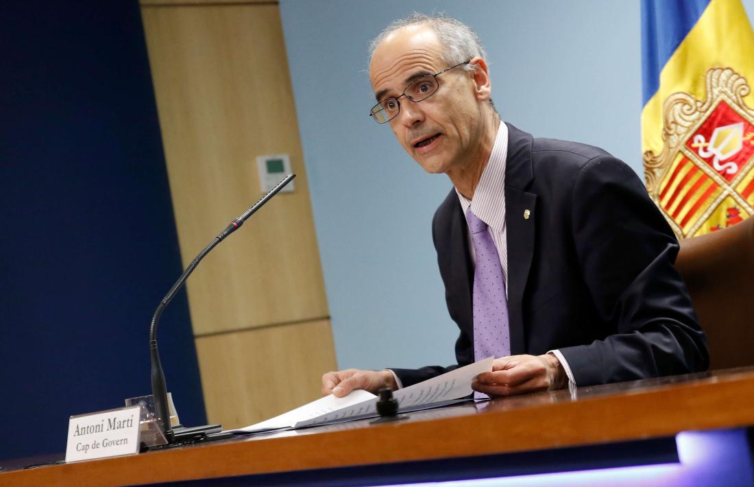 Martí ofereix als presidents de grup entrar a la delegació negociadora