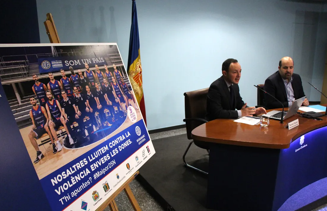 Els jugadors del MoraBanc s'impliquen en una campanya contra la violència de gènere  Els jugadors del MoraBanc s'impliquen en una campanya contra la violència de gènere 