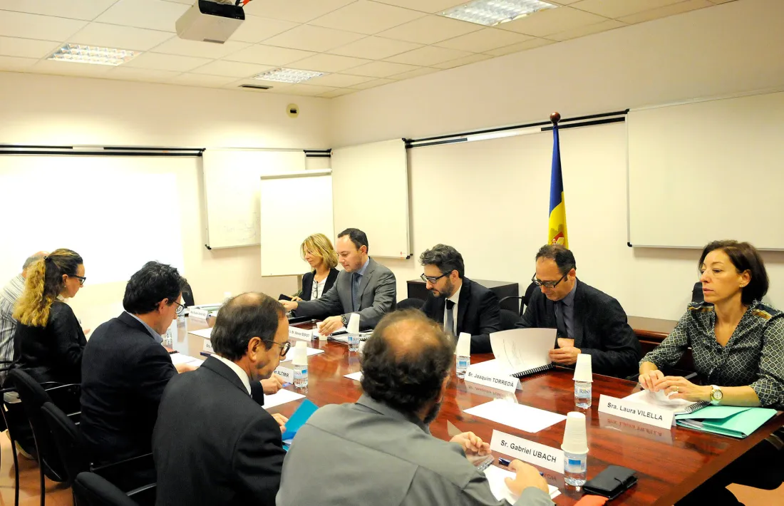 La llei d’ocupació descarta establir una prestació contributiva d’atur