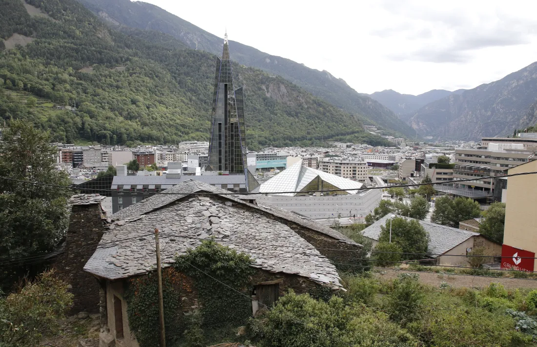 Cal Ribot: la llum al final del túnelAndorra, escaldes, Engordany cal Ribot, Radio Andorra, casa Gastó, subvencions