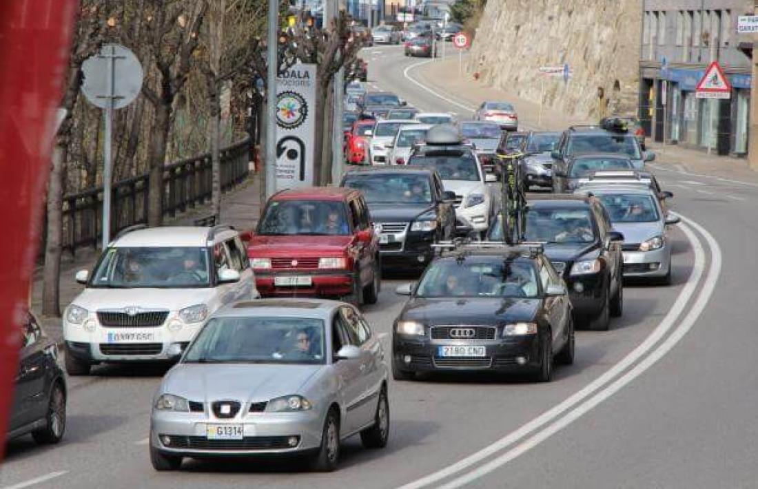 L'entrada de vehicles baixa un 3,6% al novembre