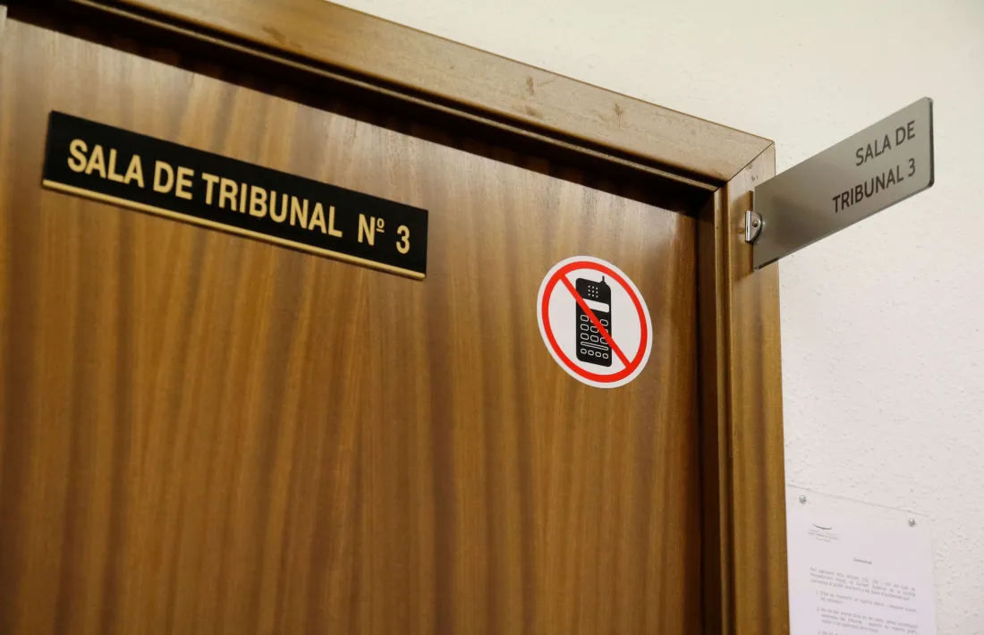 Fins a dos anys i mig de presó condicional per ferir un jove jueu