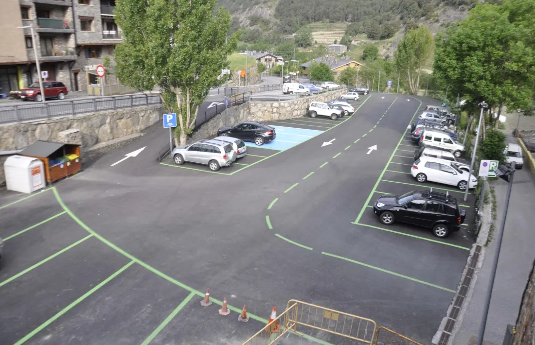 Ordino amplia l'oferta d'abonaments d'aparcament i instal·la una barrera a Prat de Vilella