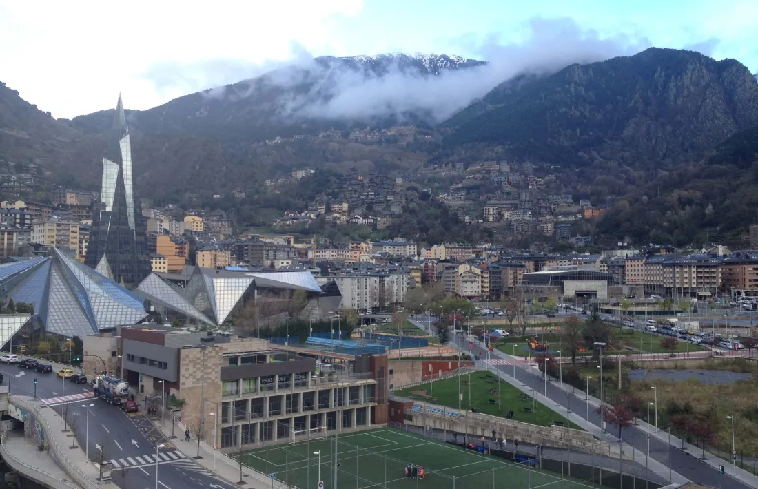Escaldes-Engordany reforça la seguretat dels parcs infantils amb un servei de vigilància privada 