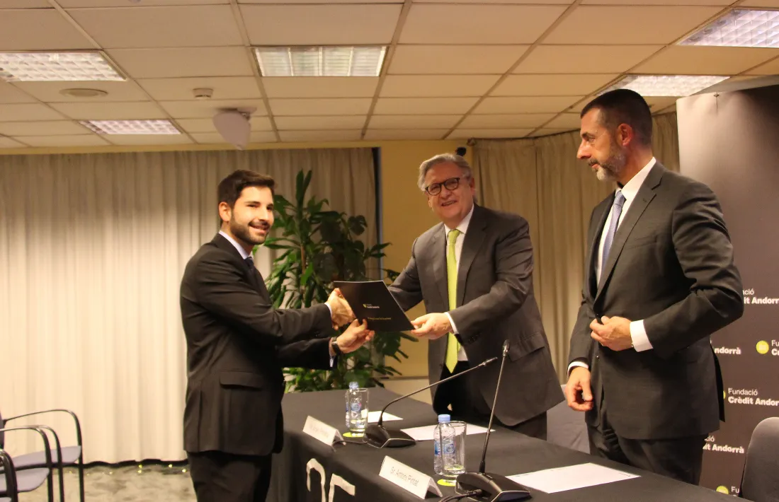 La Fundació Crèdit Andorrà lliura la beca a cinc nous becaris i ja arriba a 197 en 30 anys
