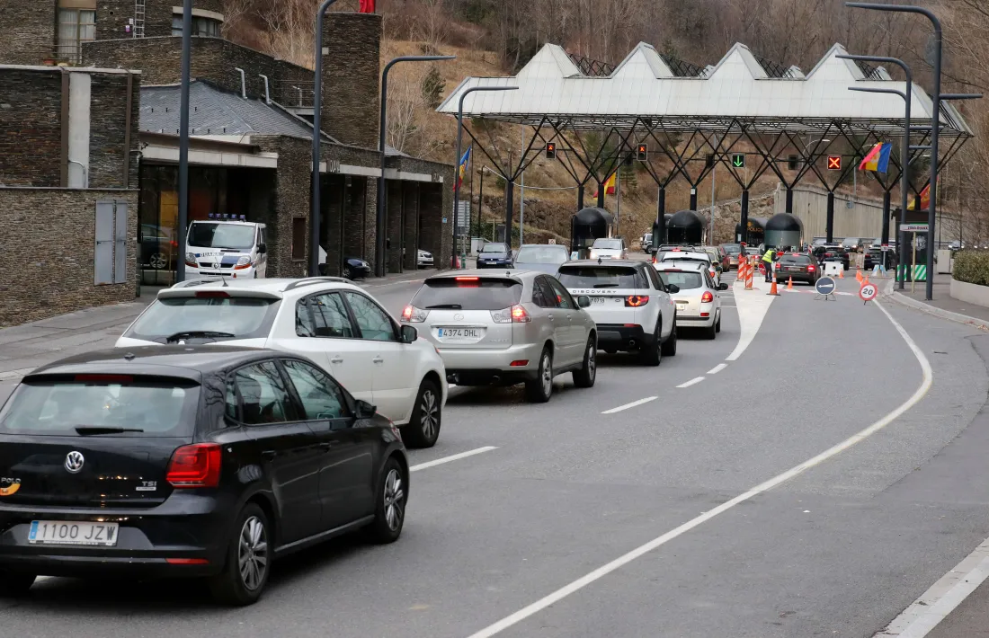 Cues d’entrada i sortida a la frontera del riu Runer