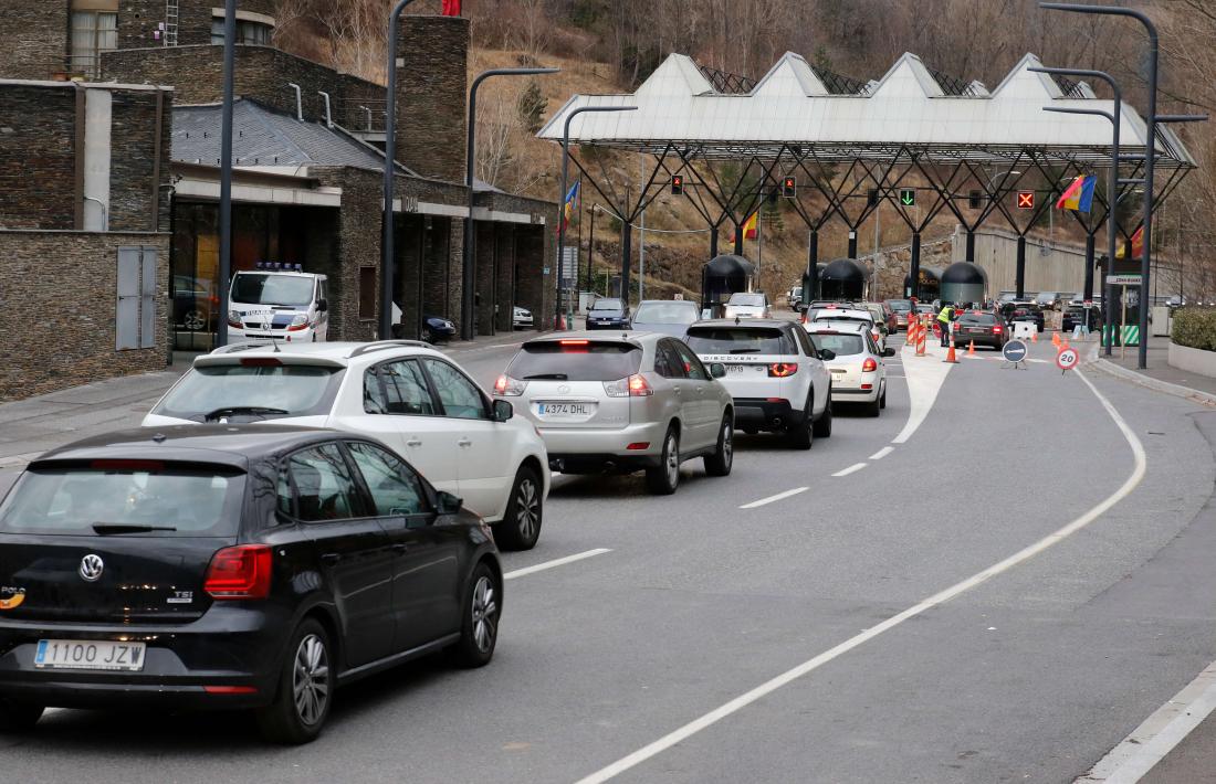 Cues d’entrada i sortida a la frontera del riu Runer