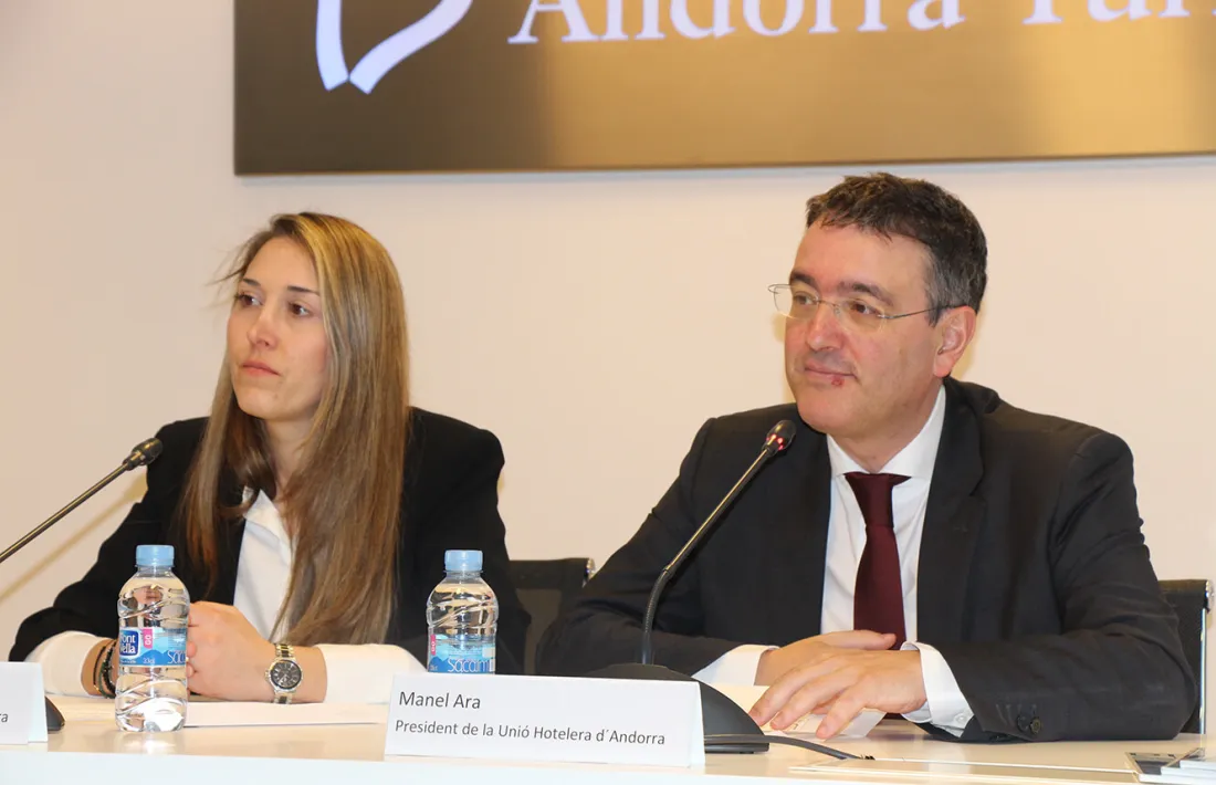 La Unió Hotelera presenta 'Discover Andorra', una revista destinada als turistes