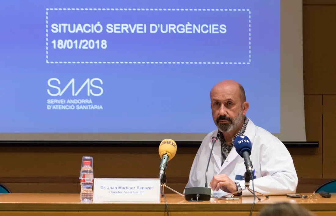 El director assistencial del SAAS, Joan Martínez Benazet, va informar ahir de la situació al servei d’Urgències.