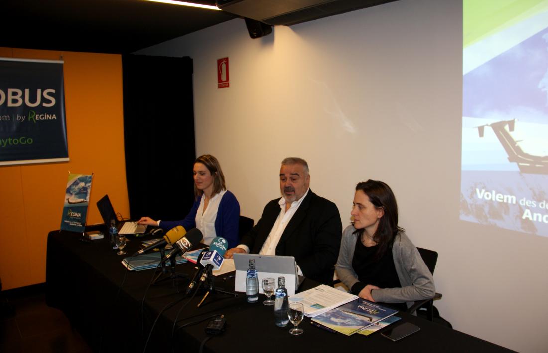 Un moment de la presentació dels vols que enllaçaran l’aeroport d’Andorra-la Seu amb Palma de Mallorca, Madrid i Marsella.