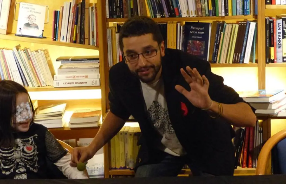 Ferrer, l’octubre passat a La Puça, en la primera edició de les ‘Microgires màgiques’; hi torna demà, al Harlem, i diumenge, a La Fada.