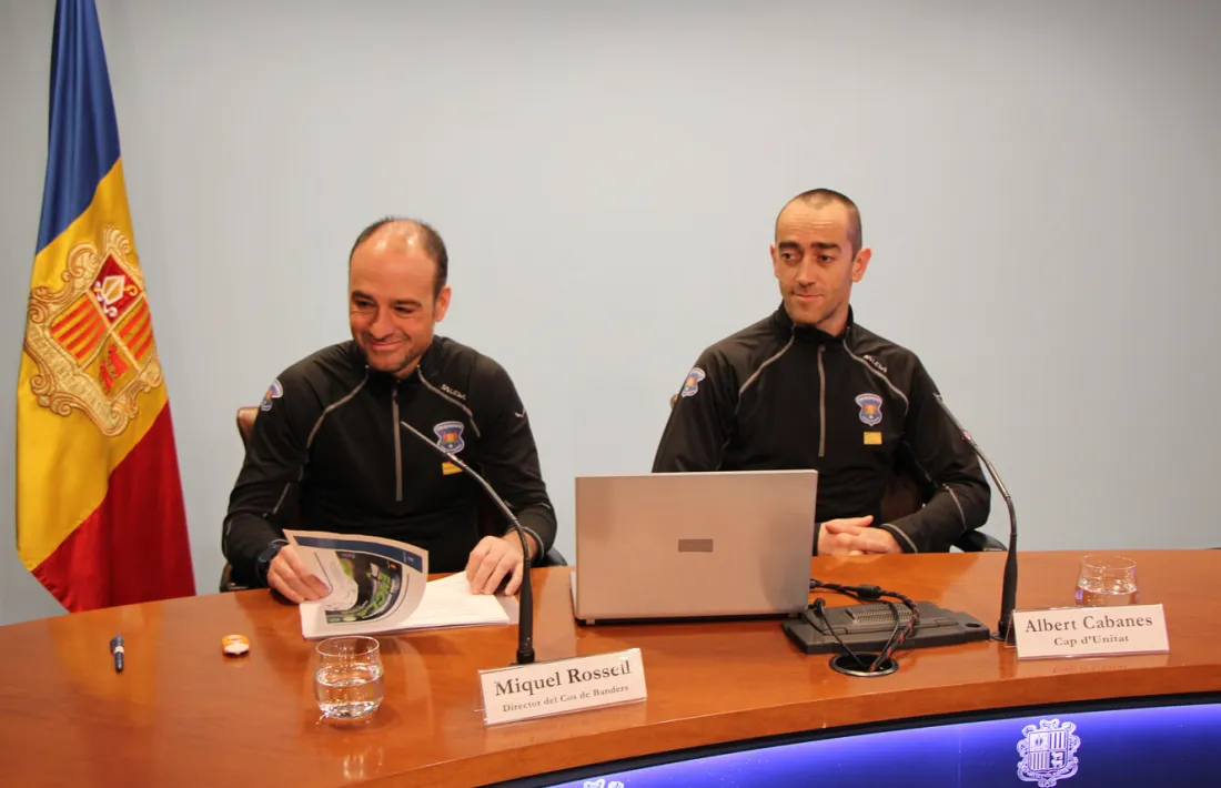 El director del Cos de Banders, Miquel Rossell, i el cap d'unitat, Albert Cabanes, a la roda de premsa de presentació de la segona Cursa dels Banders.