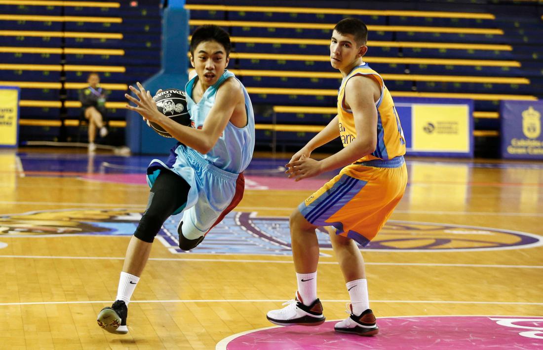 Aaron Ganal comença amb dues victòries a la MiniCopa