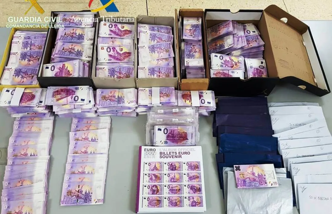 El material numismàtic o de col·leccionista que van confiscar els agents de la guàrdia civil a la duana de la Farga de Moles.