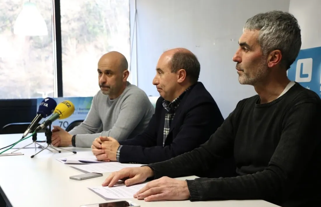 Higini Martínez-Illescas, Alfons Clavera i Marc Magallón en la compareixença d’ahir.