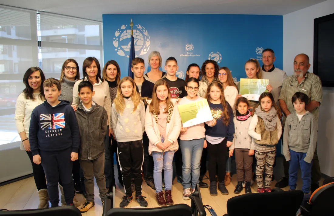Tots els premiats de la dotzena edició del Concurs d'iniciatives ambientals.