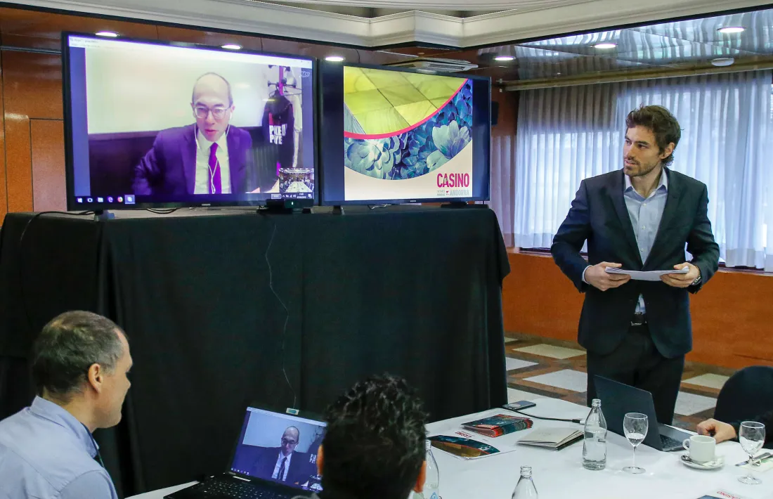 Higini Cierco Palau i el director general de Partouche, Fabrice Paire, de forma telemàtica, van presentar ahir el projecte.