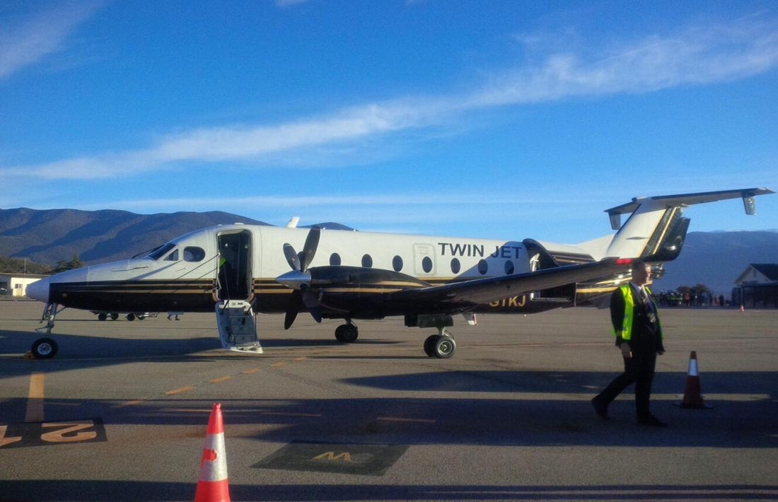 El primer avió, de la companyia Twin Jet, que cobria els vols oferts per Viatges Regina des de o a l'aeroport Andorra-la Seu d'Urgell.