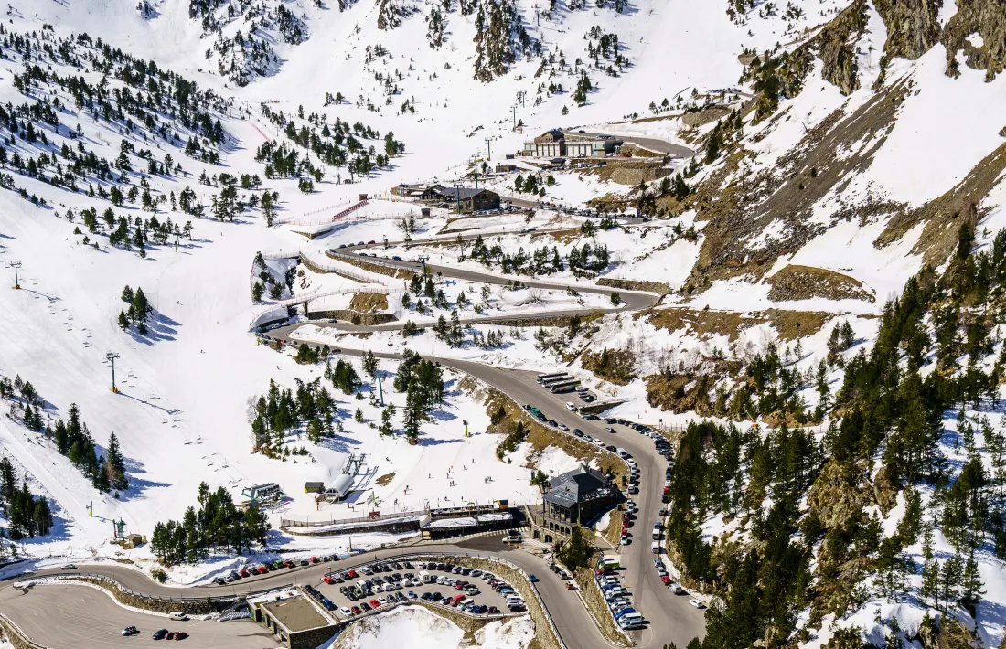 La carretera d'Arcalís, que estarà tallada al trànsit a l'estiu un cop entri en funcionament el telecabina de la Coma.