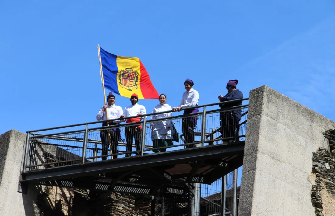 Els caramellaires d'Encamp, del grup del jovent de la parròquia, han amenitzat la diada a sant Romà de les Bons.