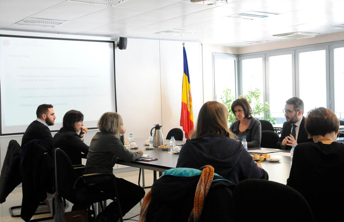 La directora general d’Escola Andorrana, Esther Vilarrubla, i el ministre d’Educació i Ensenyament Superior, Èric Jover, ahir. 
