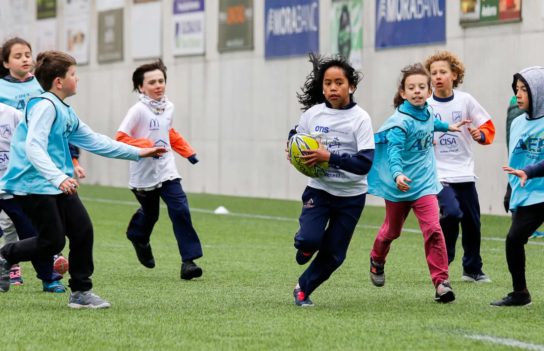 L’interescolar de rugbi obre el teló amb 180 menuts jugadors