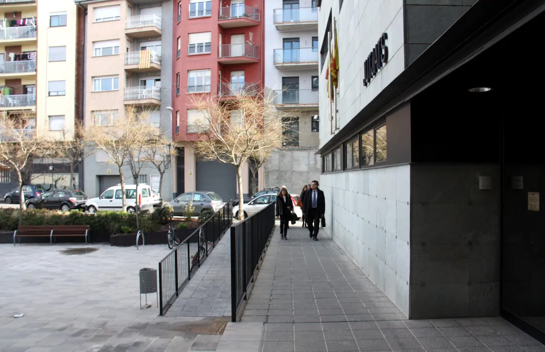 El delegat d’Ensenyament a Lleida, Miquel Àngel Cullerés, quan arribava als jutjats.