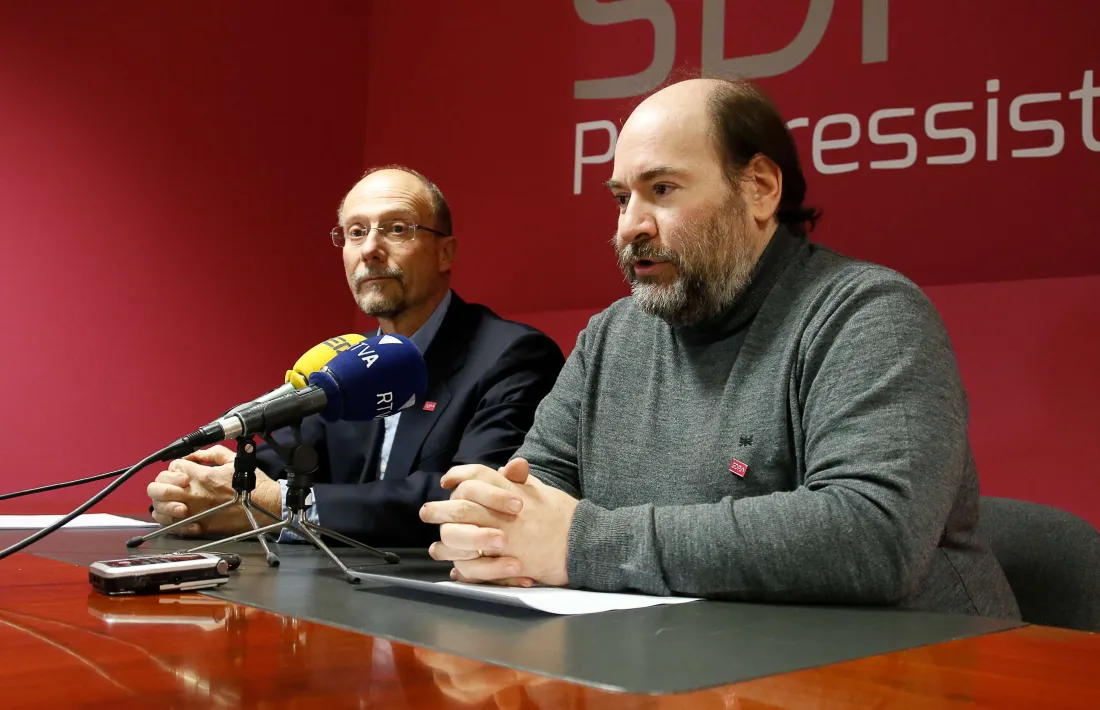 El conseller general de SDP, Víctor Naudi, i el secretari d’organització del partit, Joan Marc Miralles, en una compareixença anterior.