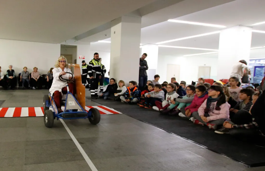 Els alumes de 4t curs del Col·legi Espanyol María Moliner i de l’Escola Sagrada Família en la sessió del Viari Show.