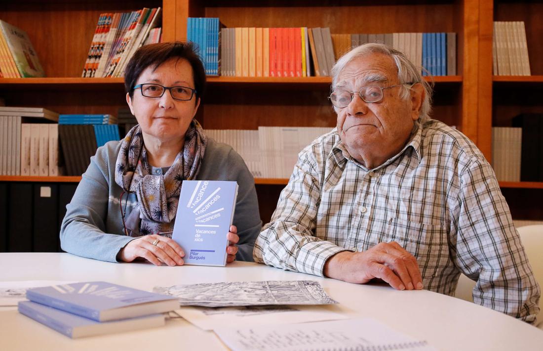 PIlar Burgués i Sergi Mas, ahir a la seu d’Editorial Andorra; el volum es presenta aquesta tarda a La Llacuna.