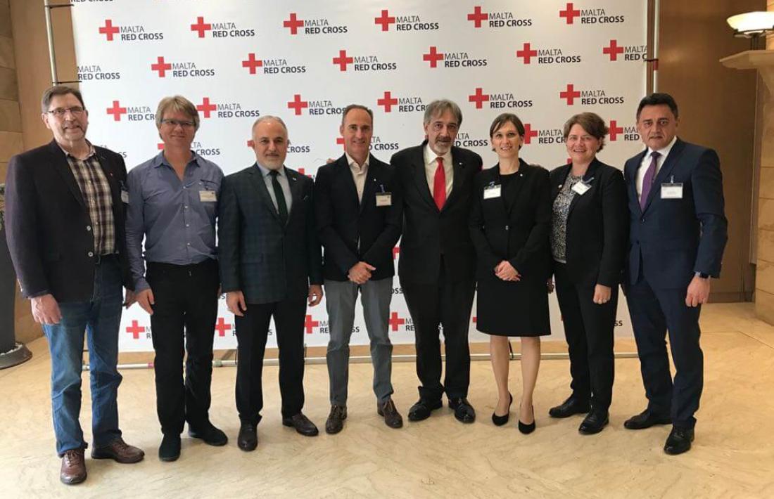 Representants de la Creu Roja que han participat en la trobada internacional a Malta.