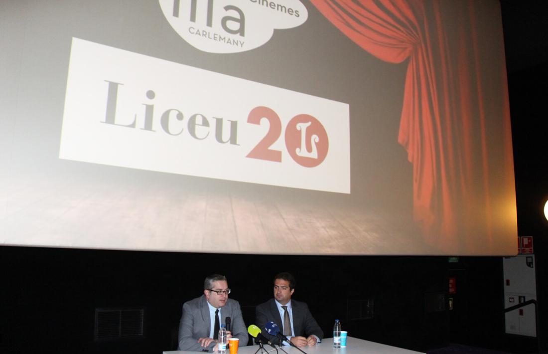 El director de cinemes illa Carlemany, Jordi Torres, i el director de territori del Gran Teatre del Liceu, Pol Avinyó, en la presentació de la xerrada i projecció de 'L'elisir d'amore'.