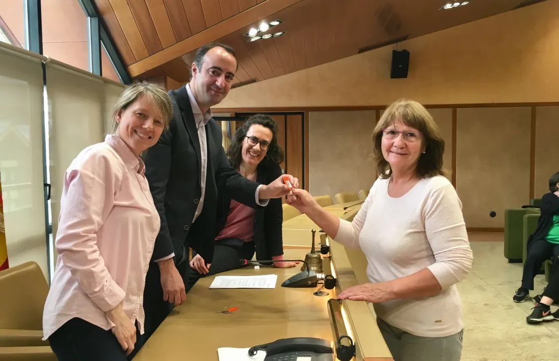 Un moment de l'entrega de les claus dels Horts Socials de la Massana