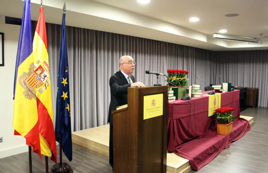 L'ambaixador espanyol Manuel Montobbio inaugura la lectura pública de 'El Quixot' i 'Tirant lo Blanc