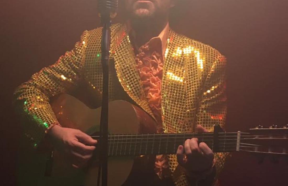 Captura del videoclip de 'Diuen, diuen', el primer single del disc; el va dirigir Isak Férriz.