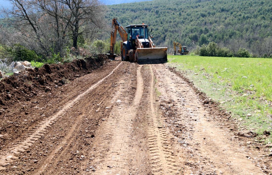 La pista forestal que es va habilitar per accedir al poble de Moror.