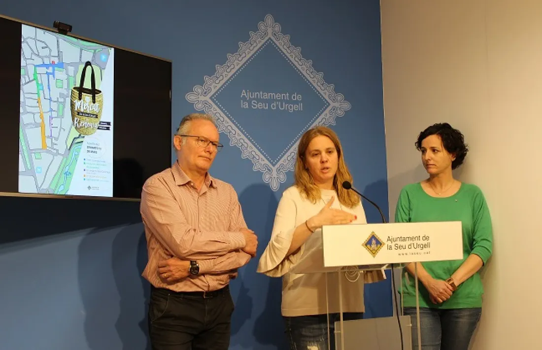 Les parades a partir d’ara s’ubicaran en un sol costat dels carrers.