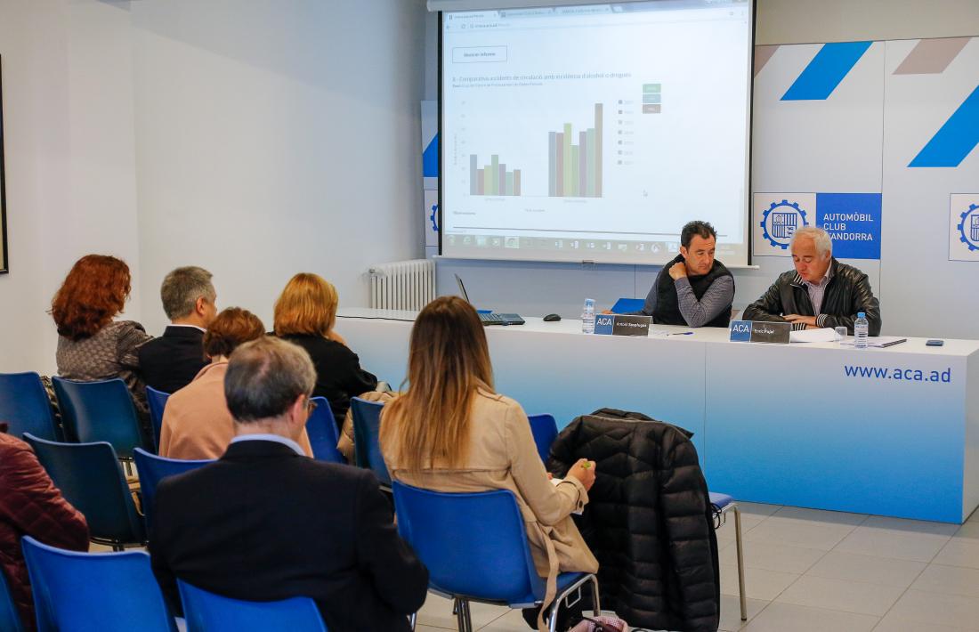 Antoni Sasplugas i Enric Pujal, secretari general i president de l’ACA, respectivament, en la presentació de l’Imaca 2017, ahir. 