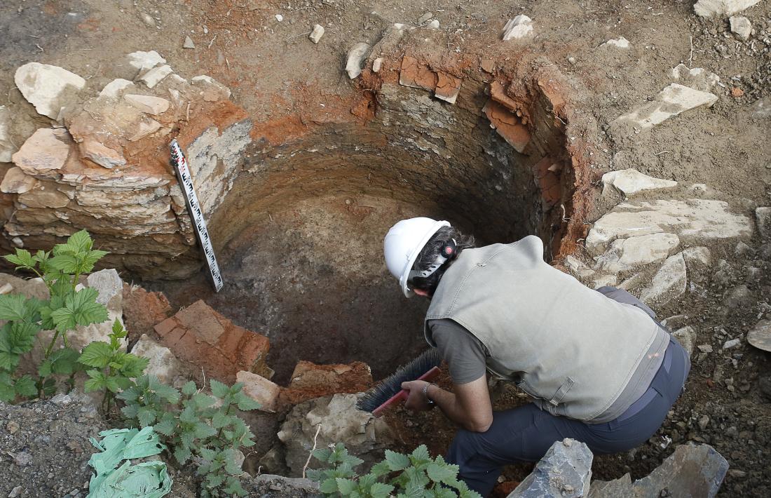 L'excavació del camp de Perot, adjudicada a Patrimoni Actiu, que va presentar el pressupost més econòmic (1.500 euros).