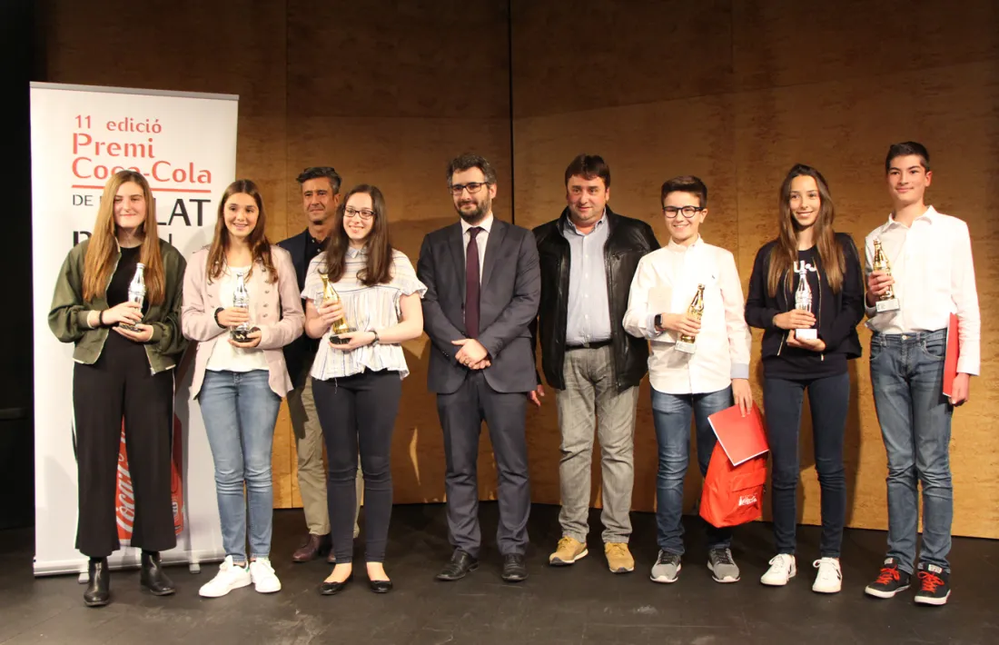 Foto de família dels guanyadors de l’11a edició del concurs de relat breu.